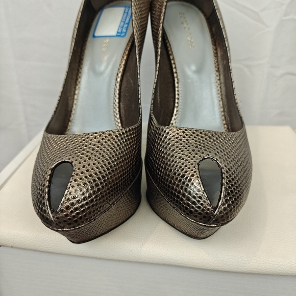 Sergio Rossi Authentic Cachet Peep Toe Platform Pumps size 9 Women's - Picture 4 of 16